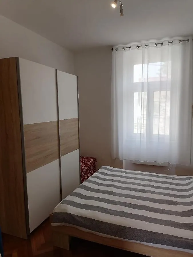 Kupus By Arena Apartment Pula 0*,  Croatia