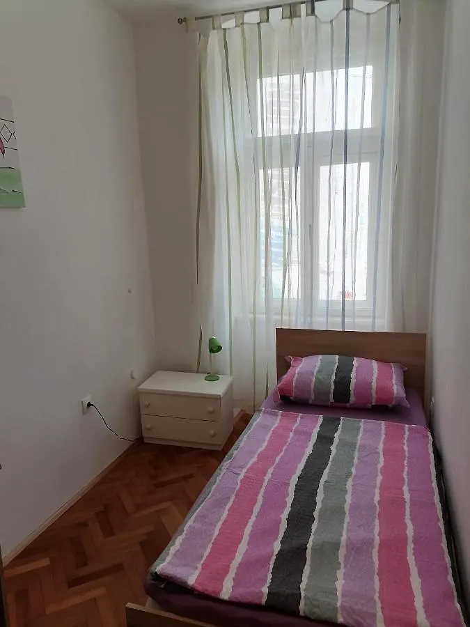 Kupus By Arena Apartment Pula